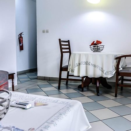 Tchero Appartement 1 Douala Esterno foto